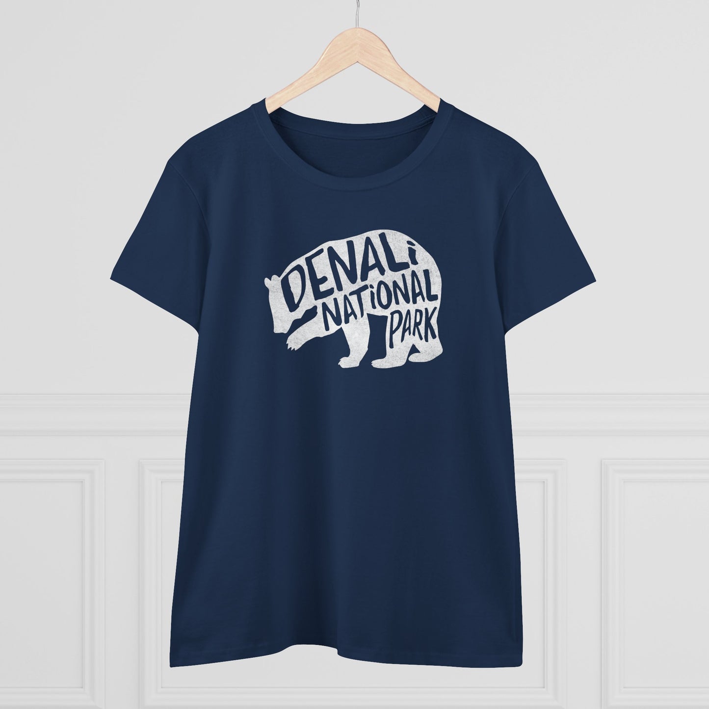 Denali National Park Women's T-Shirt - Grizzly Bear
