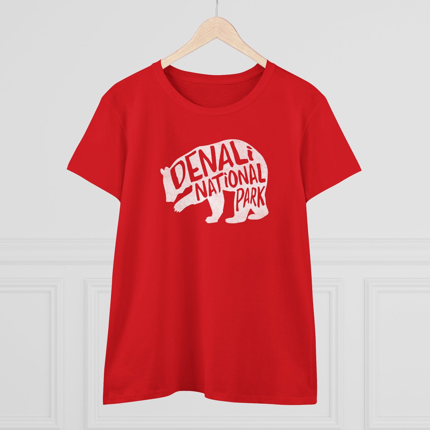 Denali National Park Women's T-Shirt - Grizzly Bear