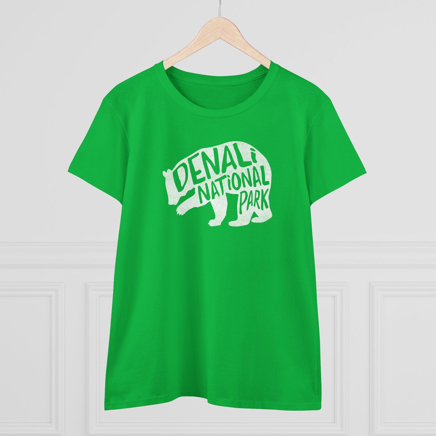 Denali National Park Women's T-Shirt - Grizzly Bear