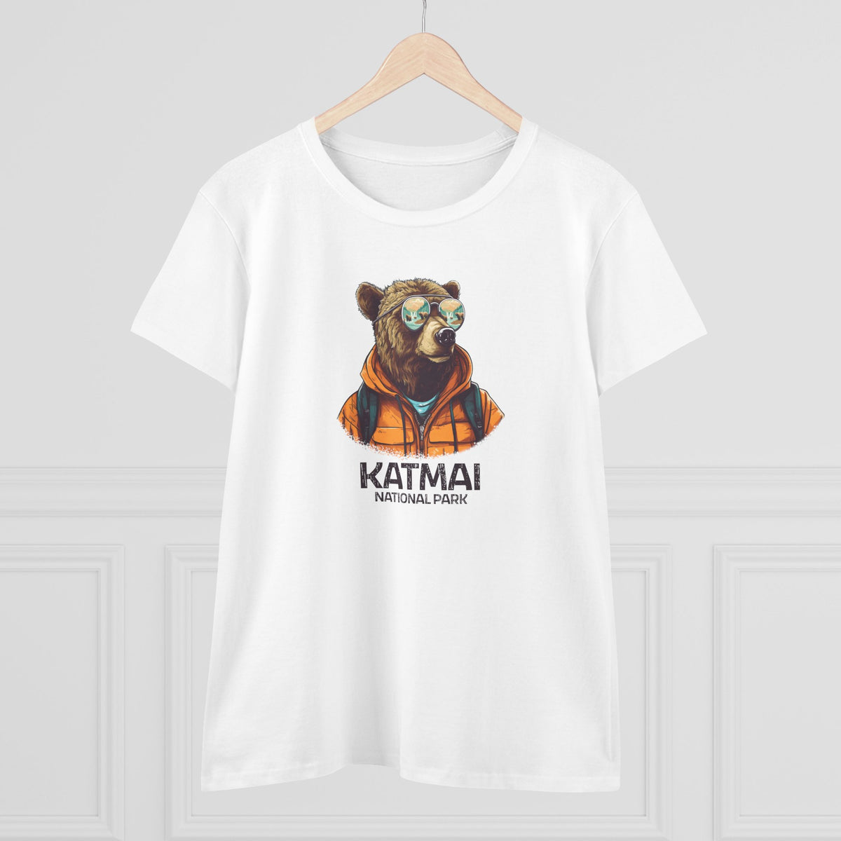 Katmai National Park Women's T-Shirt - Cool Grizzly Bear