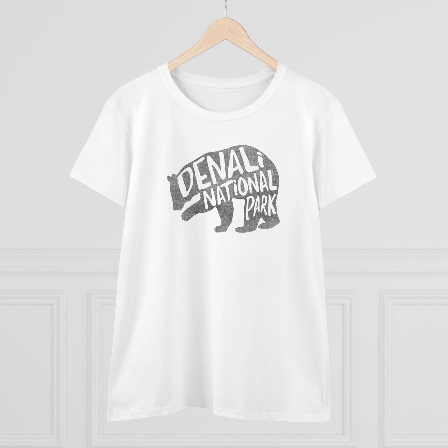 Denali National Park Women's T-Shirt - Grizzly Bear