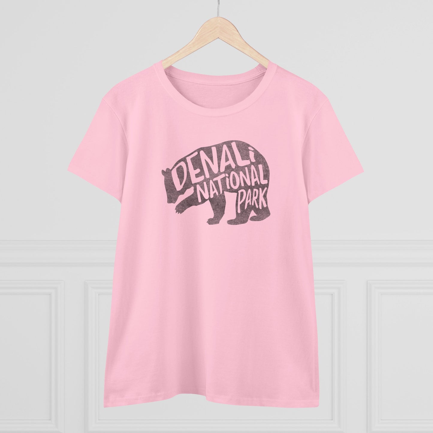 Denali National Park Women's T-Shirt - Grizzly Bear