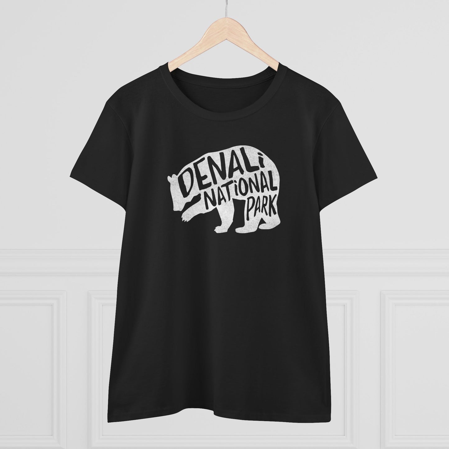 Denali National Park Women's T-Shirt - Grizzly Bear