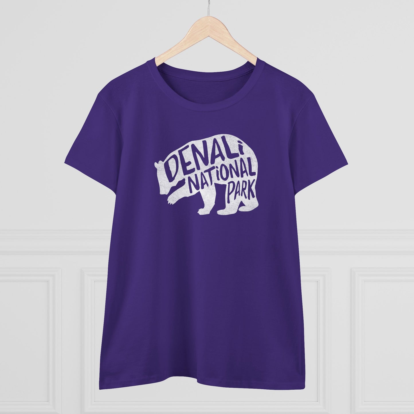 Denali National Park Women's T-Shirt - Grizzly Bear